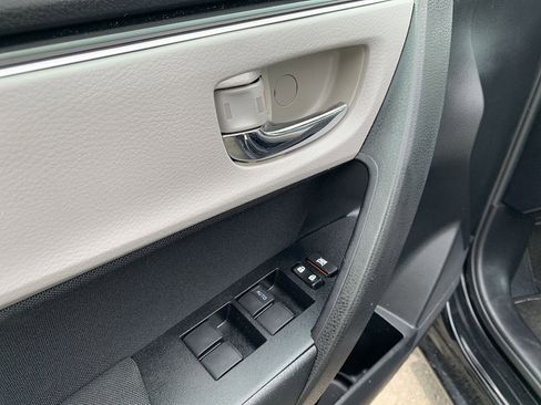 Used 2017 Toyota Corolla LE FWD image 14