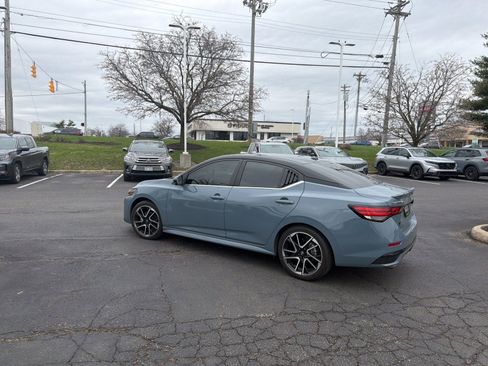 Used 2025 Nissan Sentra SR w/ SR Premium Package image 6