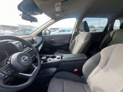 Used 2023 Nissan Rogue SV image 17