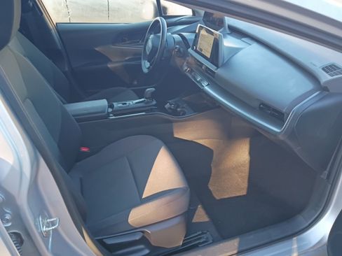 Used 2025 Toyota Prius LE image 8