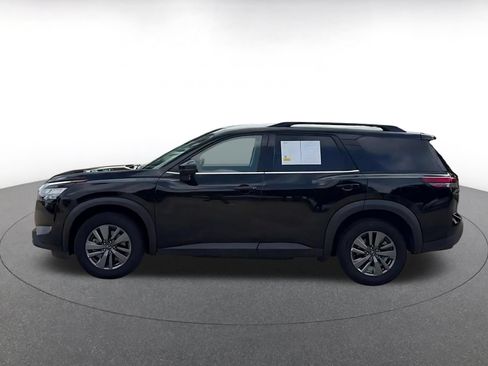 Used 2025 Nissan Pathfinder SV AWD/4WD image 9