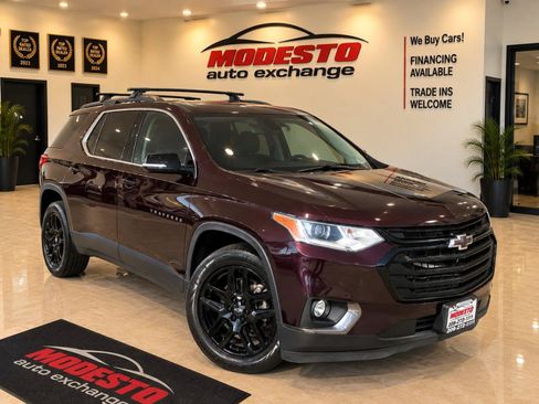 Used 2020 Chevrolet Traverse LT w/ LPO, Blackout Package AWD/4WD image 1