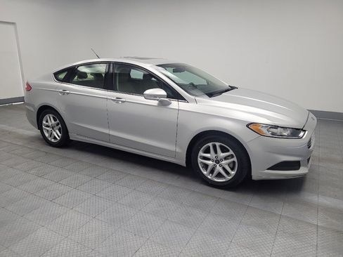 Used 2016 Ford Fusion SE FWD image 11