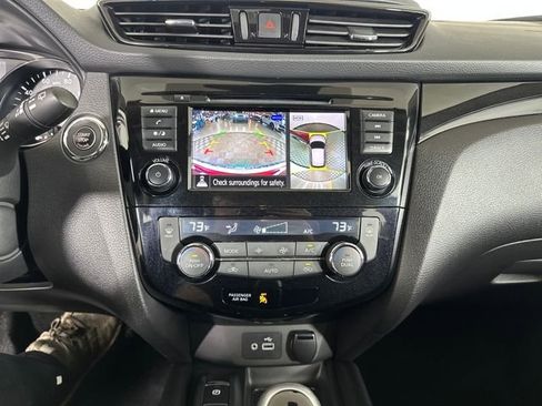 Used 2022 Nissan Rogue Sport SV w/ Technology Package image 22