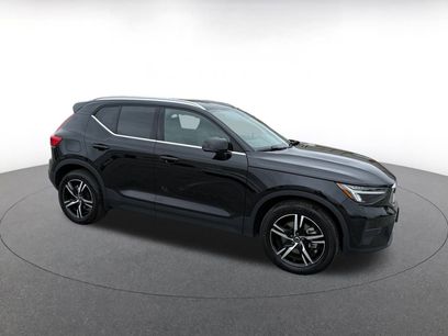 Used 2024 Volvo XC40 B5 Core