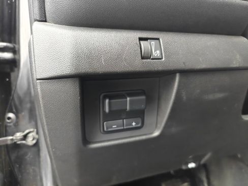 Certified 2024 Chevrolet Colorado Trail Boss w/ Technology Package image 11