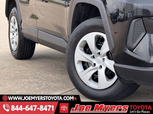 Used 2023 Toyota RAV4 LE image 12