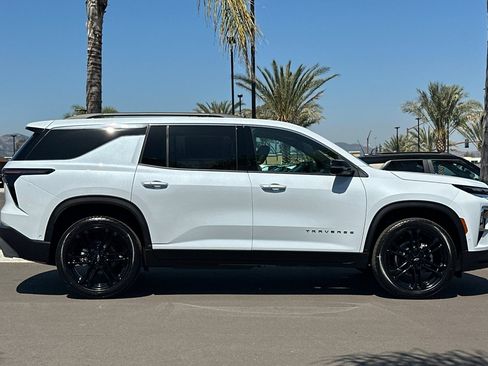 New 2026 Chevrolet Traverse LT w/ Enhanced Driving Package FWD image 3