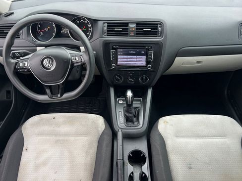 Used 2015 Volkswagen Jetta S image 11