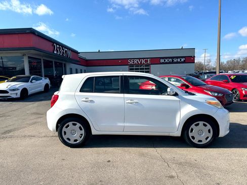 Used 2008 Scion xD image 2