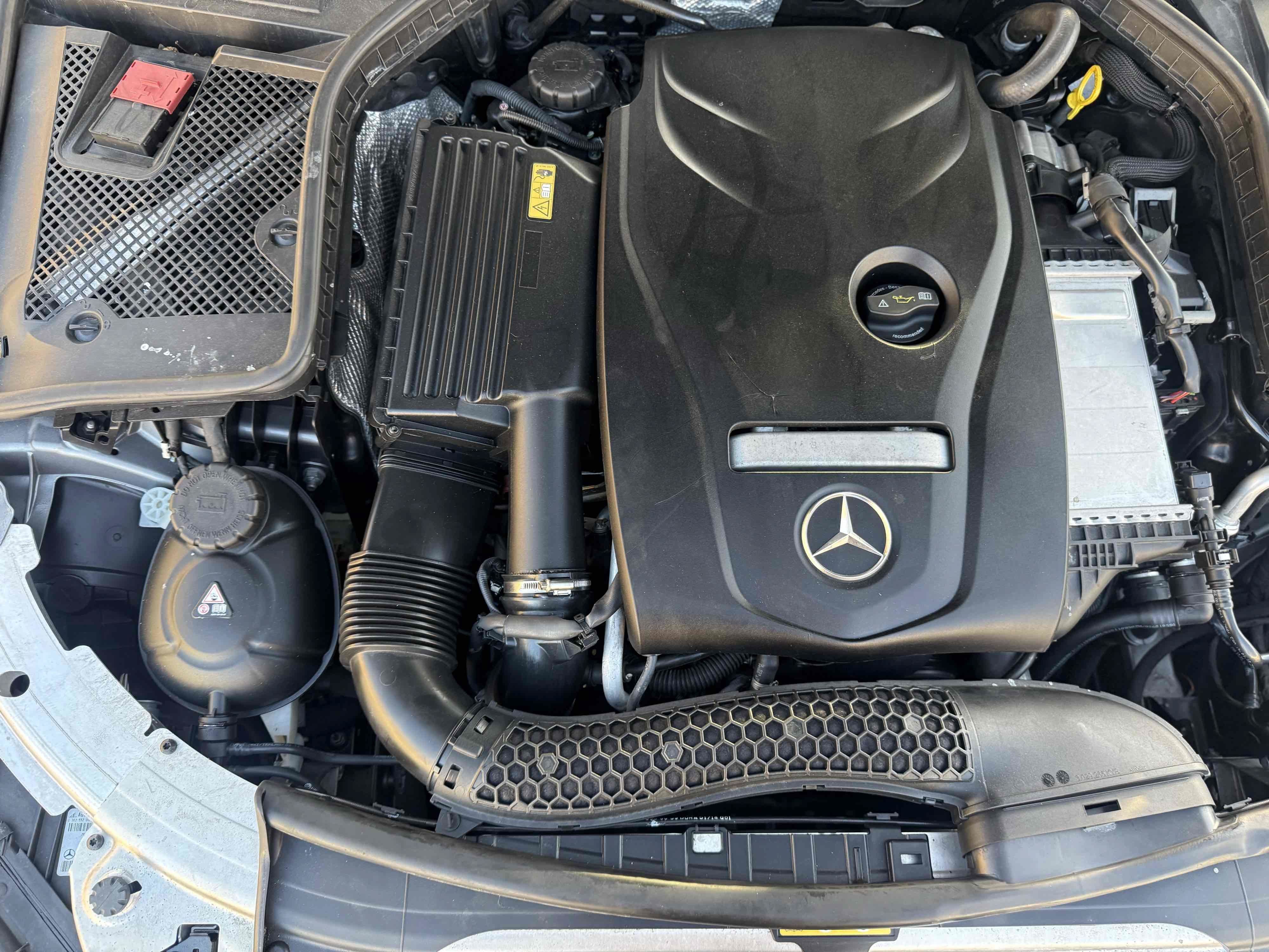 Used 2015 Mercedes-Benz C 300 Sedan image 32