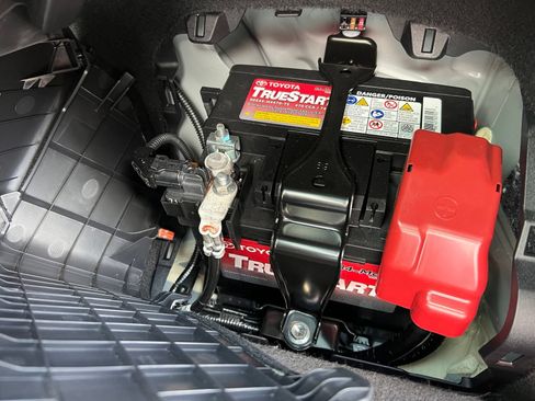 Used 2025 Toyota Prius Limited FWD image 21