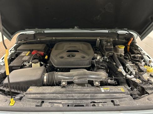 Used 2023 Jeep Wrangler Unlimited Sahara w/ Cold Weather Group image 12