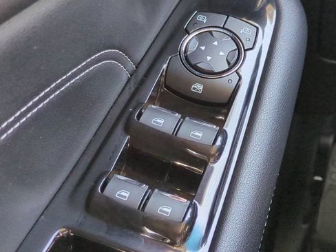 Used 2019 Ford Edge Titanium w/ Equipment Group 301A AWD/4WD image 22