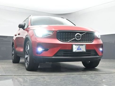 Used 2023 Volvo XC40 B5 Plus w/ Driver Assist Package AWD/4WD image 44