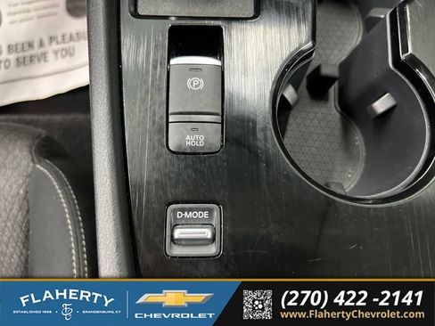 Used 2025 Nissan Rogue SV FWD image 30