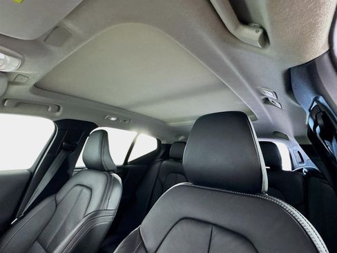 Used 2023 Volvo XC40 B4 Ultimate image 15