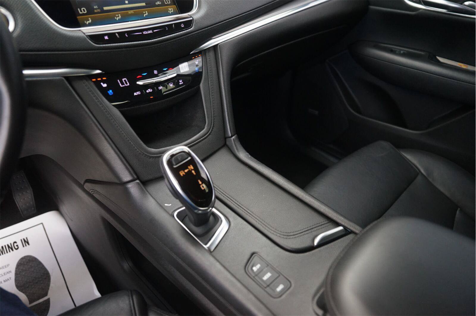 Used 2018 Cadillac XT5 Premium Luxury AWD/4WD image 29