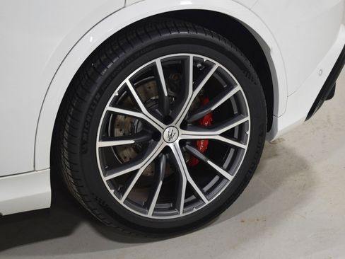 Used 2024 Maserati Grecale Trofeo image 6