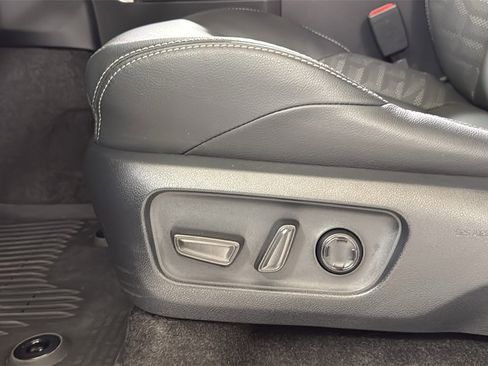 Certified 2025 Toyota 4Runner TRD Off-Road Premium image 14