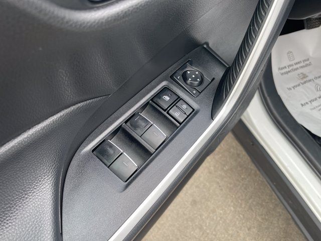 Used 2025 Toyota RAV4 XLE AWD/4WD image 12