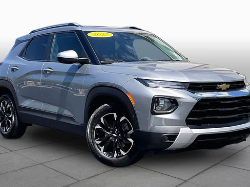 Used 2023 Chevrolet TrailBlazer LT image 3