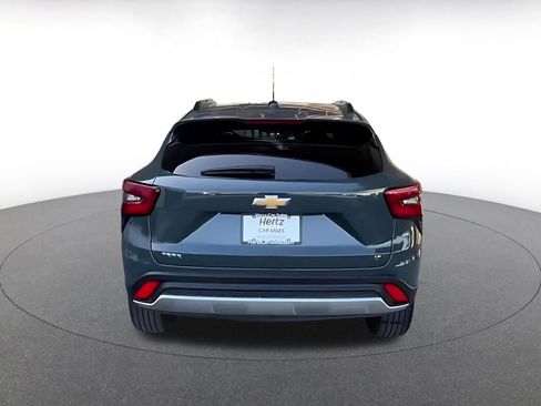 Used 2025 Chevrolet Trax LT image 12