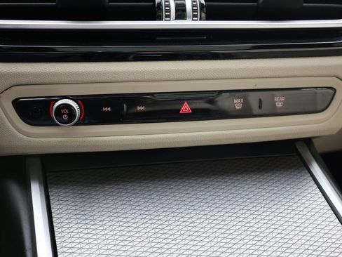 Used 2024 BMW M340i xDrive w/ Premium Package image 32