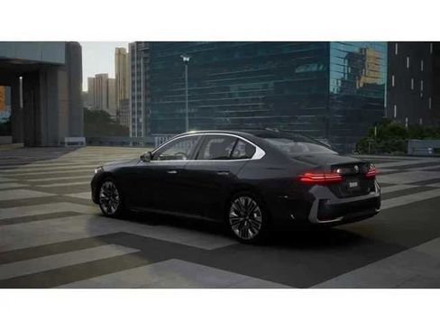 New 2027 BMW 530i RWD image 2