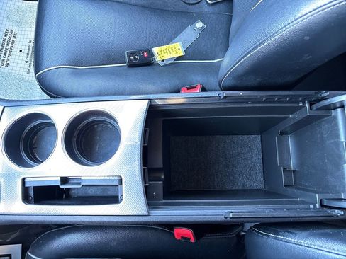 Used 2015 Toyota Venza XLE image 32