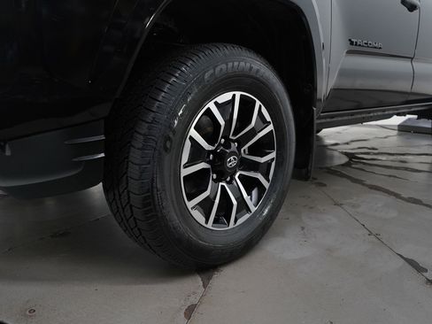 Used 2023 Toyota Tacoma w/ TRD Package image 26