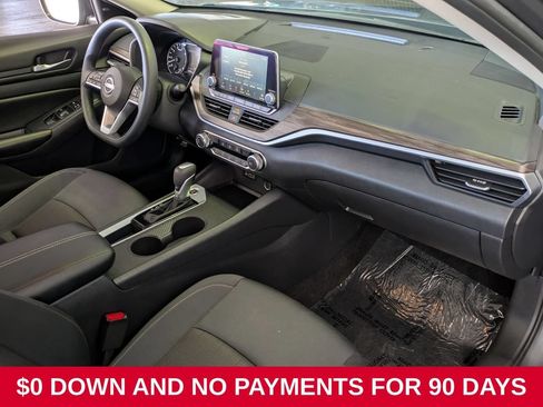 Used 2025 Nissan Altima 2.5 SV FWD image 29