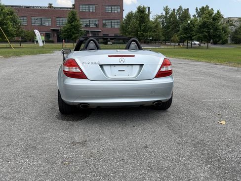 Used 2006 Mercedes-Benz SLK 350 image 25