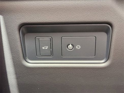 Used 2026 Jaguar F-PACE R-Dynamic S image 21