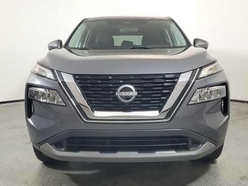 Used 2023 Nissan Rogue SV image 2