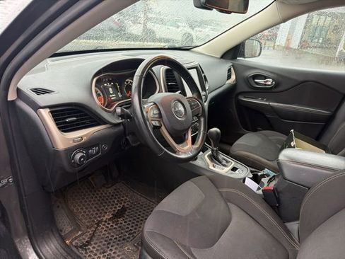 Used 2015 Jeep Cherokee Latitude w/ Comfort/Convenience Group image 4