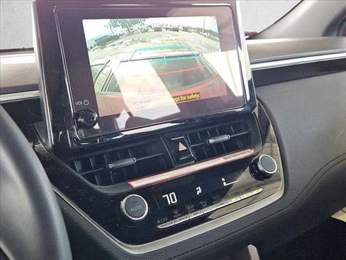 Used 2024 Toyota Corolla Cross SE image 11