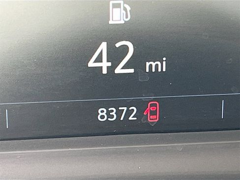 Used 2024 Cadillac XT6 Premium Luxury image 12