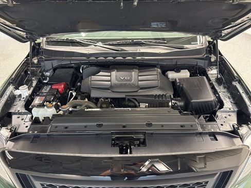 Used 2024 Nissan Titan SV w/ SV Bronze Edition Package image 43