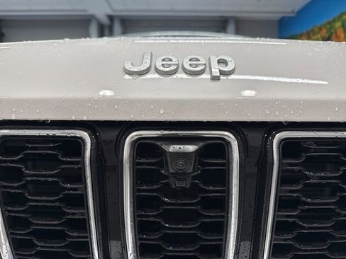 New 2025 Jeep Grand Cherokee Limited w/ Luxury Tech Group II AWD/4WD image 11