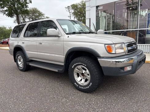 Used 2000 Toyota 4Runner SR5 image 1