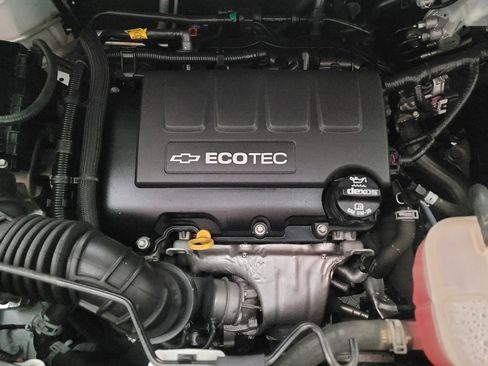 Used 2020 Chevrolet Trax LT w/ LT Convenience Package image 30