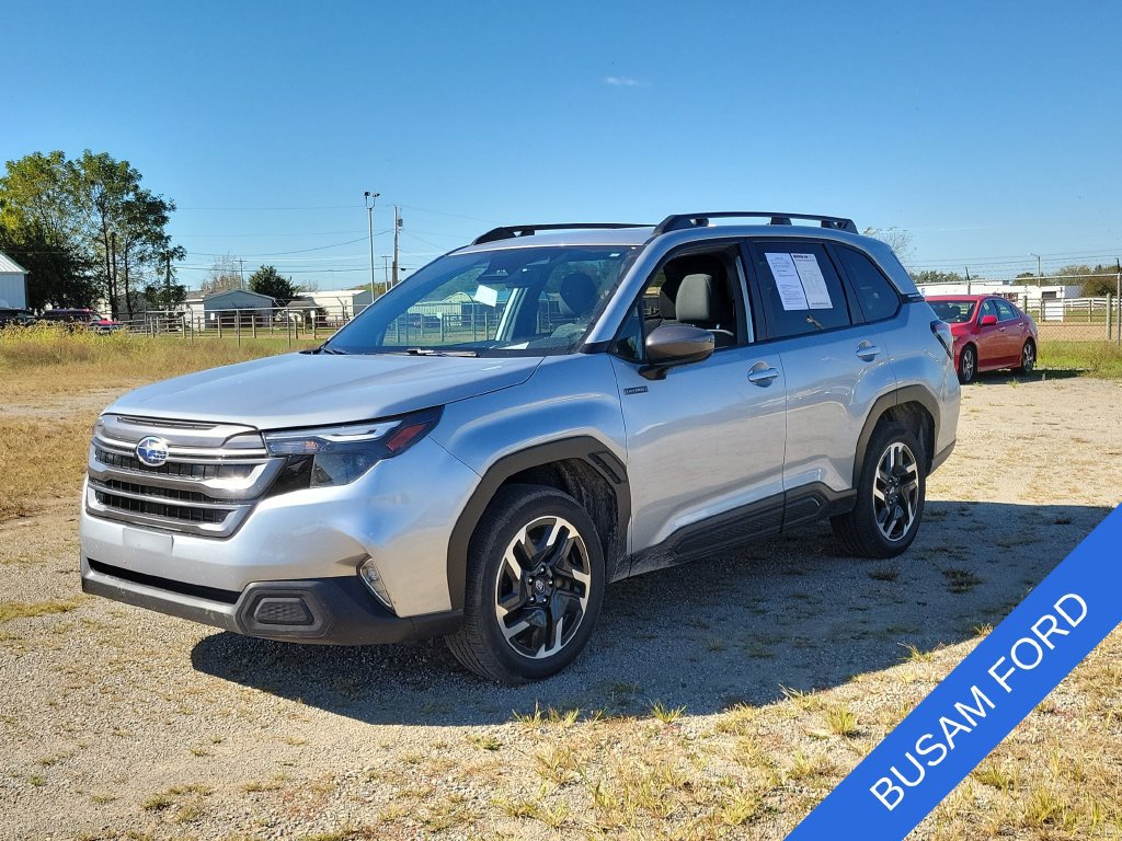Used 2025 Subaru Forester Premium AWD/4WD image 2