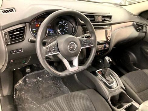 Used 2019 Nissan Rogue Sport S image 9