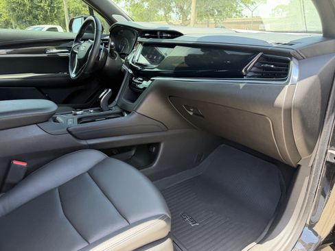 Used 2021 Cadillac XT6 Sport AWD/4WD image 12