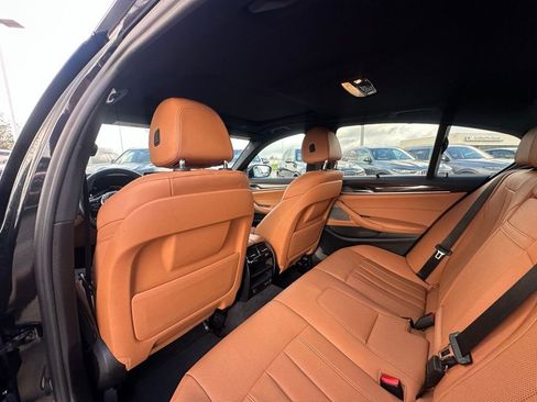 Used 2022 BMW 530i w/ Executive Package image 22