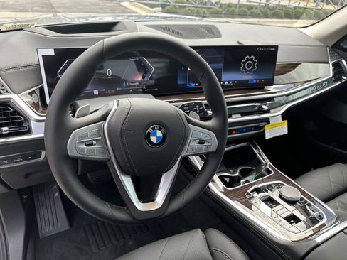 Certified 2025 BMW X7 xDrive40i w/ Premium Package image 18
