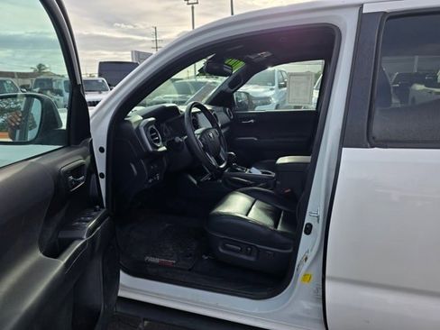 Used 2021 Toyota Tacoma 4x4 Double Cab image 12