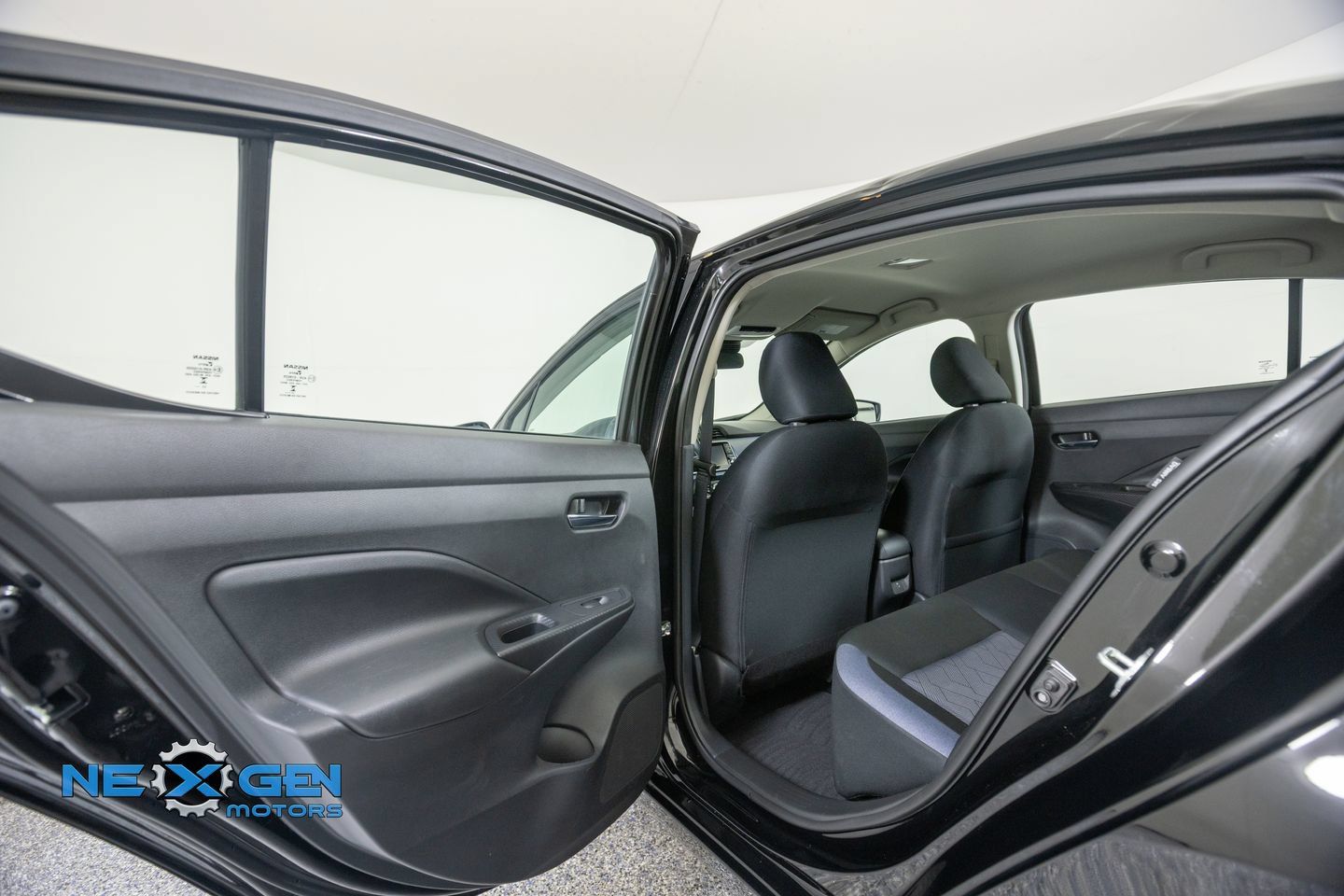 Used 2025 Nissan Versa SV w/ Trunk Package FWD image 28