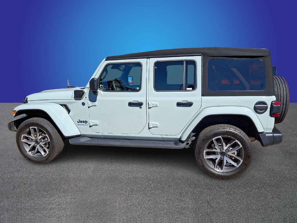 Used 2024 Jeep Wrangler Unlimited w/ Convenience Group AWD/4WD image 7